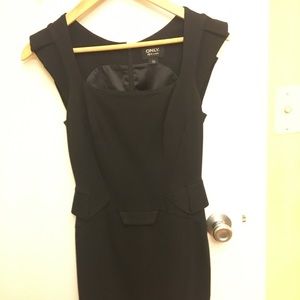 Only black dress size S